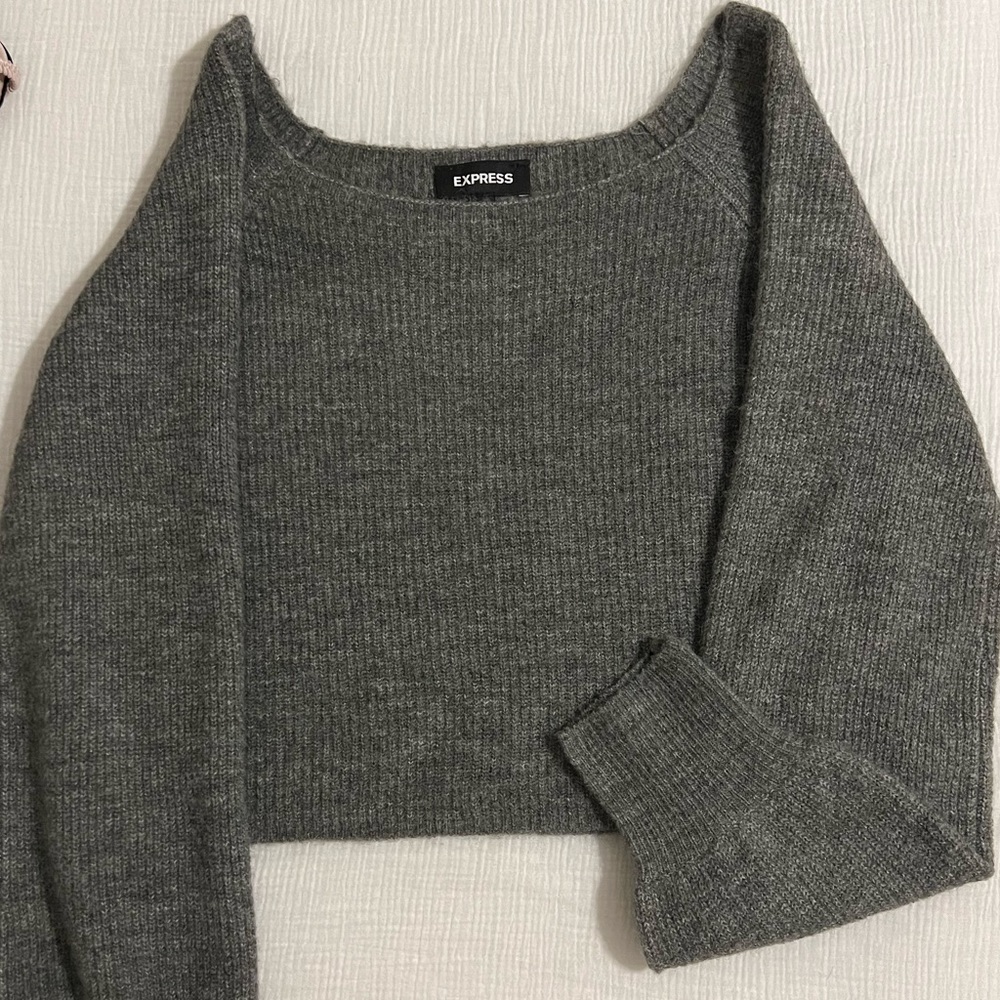 gray express sweated, off the shoulder